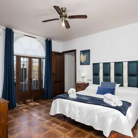 Casa La Vina De La Tireta 别墅